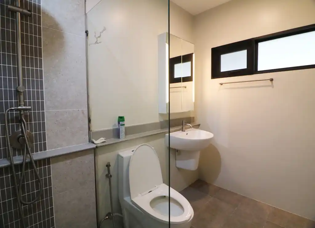 A barely lived-in 4 bedroom, 3 bathroom pool villa for sale in Khon Kaen at 8 Villas Riverside, photo 36