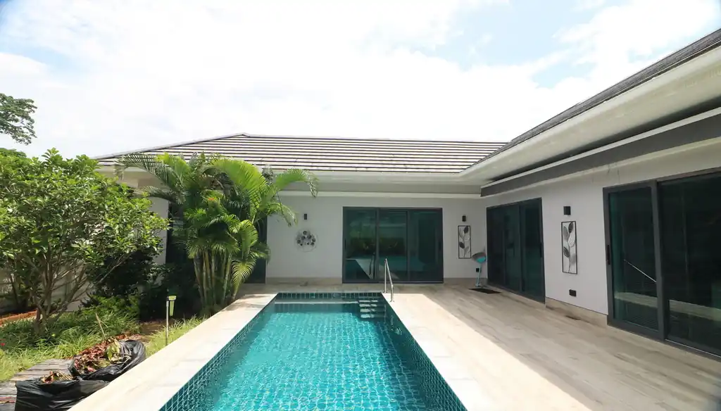 A barely lived-in 4 bedroom, 3 bathroom pool villa for sale in Khon Kaen at 8 Villas Riverside, photo 42