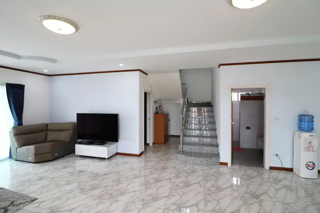 3 bedroom, 3 bathroom home on 16+ rai for sale in Nong Han, Udon Thani, photo 11