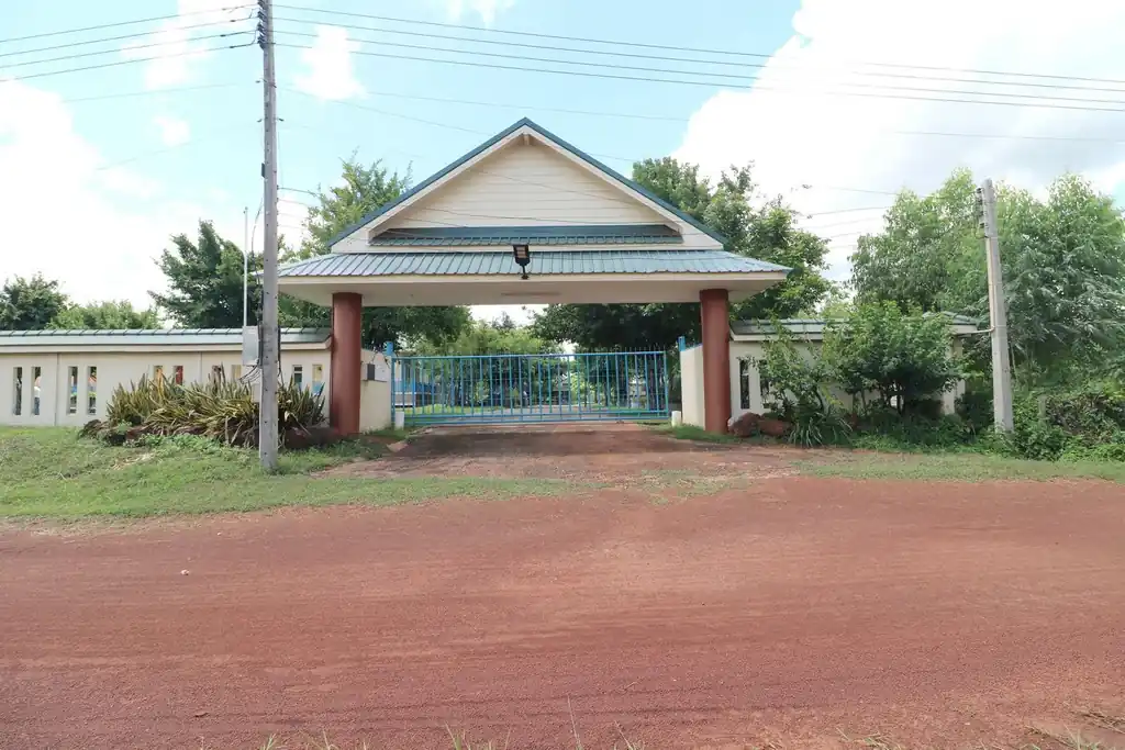 4 bedroom, 5 bathroom home and land for sale – about 6 rai – Wanon Niwat, Sakon Nakhon, photo 2