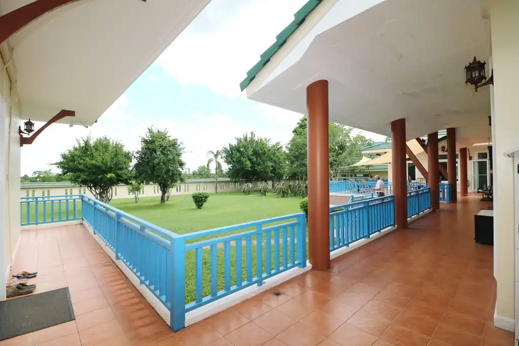 4 bedroom, 5 bathroom home and land for sale – about 6 rai – Wanon Niwat, Sakon Nakhon, photo 9