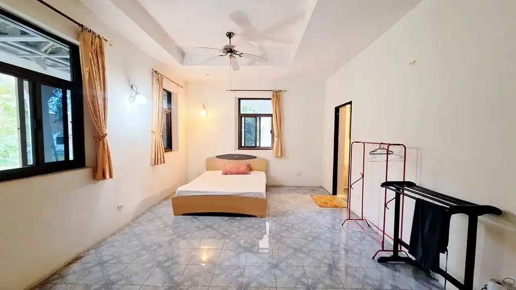 12-bedroom estate for sale near Red Lotus Lake, Udon Thani, Thailand, photo 15