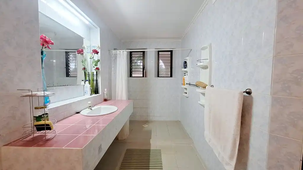 12-bedroom estate for sale near Red Lotus Lake, Udon Thani, Thailand, photo 24