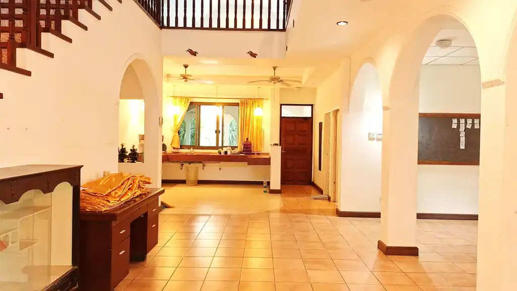 12-bedroom estate for sale near Red Lotus Lake, Udon Thani, Thailand, photo 9