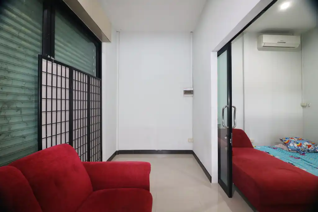 Spacious land and commercial building for sale in Udon Thani, Thailand, photo 14