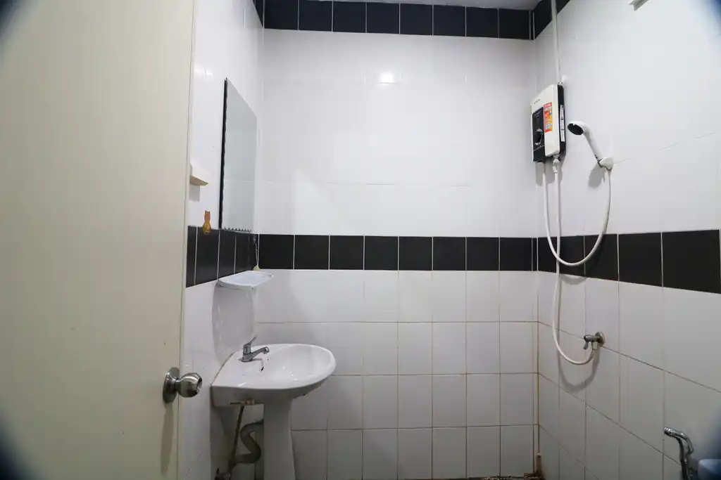 Spacious land and commercial building for sale in Udon Thani, Thailand, photo 18