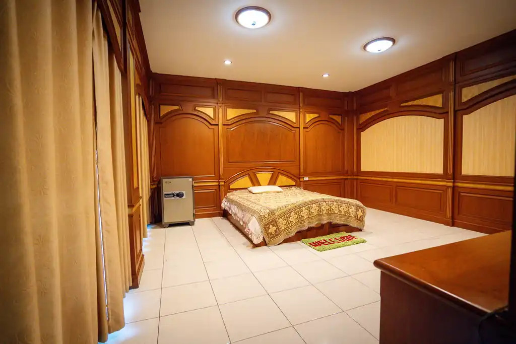 Superb Nong Khai Investment Opportunity — Warehouse, Land & Luxury Home, photo 33