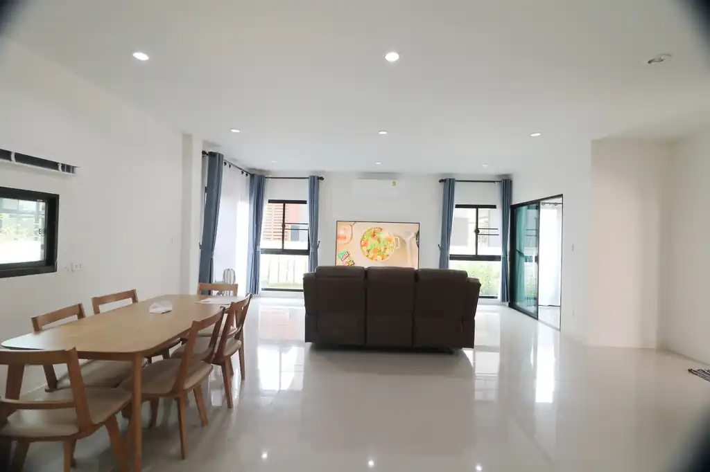 New 3–4 bedroom, 4 bathroom fully furnished corner home for rent near UD Town, Udon Thani, photo 4