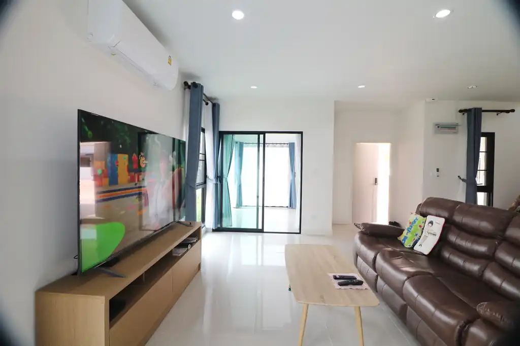 New 3–4 bedroom, 4 bathroom fully furnished corner home for rent near UD Town, Udon Thani, photo 5